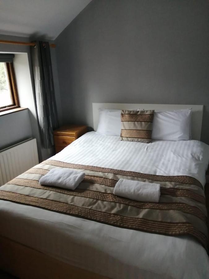 An File Economy Rooms Westport Exterior photo